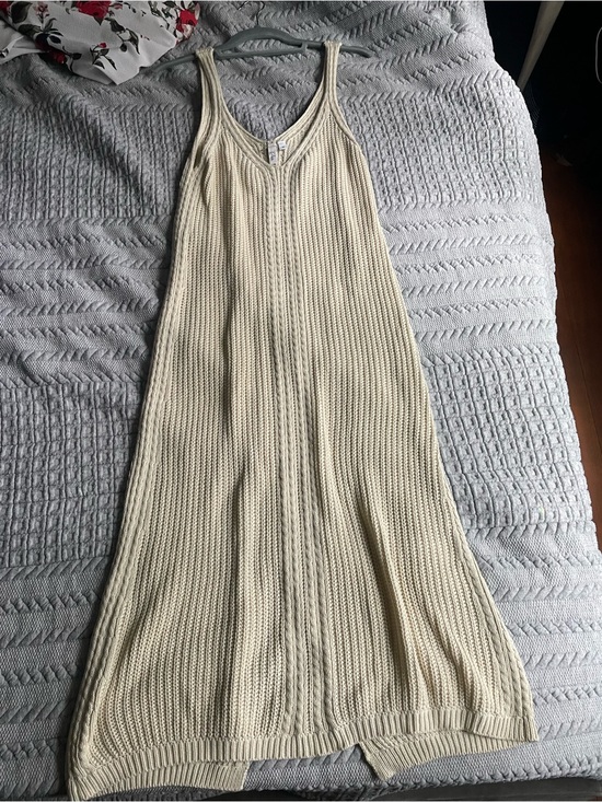 Elam Dresses & Skirts - Sleeveless Cream Knit Maxi Dress with V-Neck